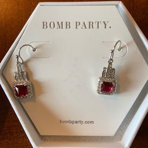 Bomb party What a Vision earrings new in box